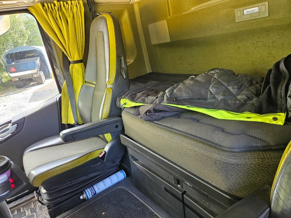 شاحنة قطع الأشجار Volvo FH 16 750 8x4 76tn yhdistelmä: صورة 9