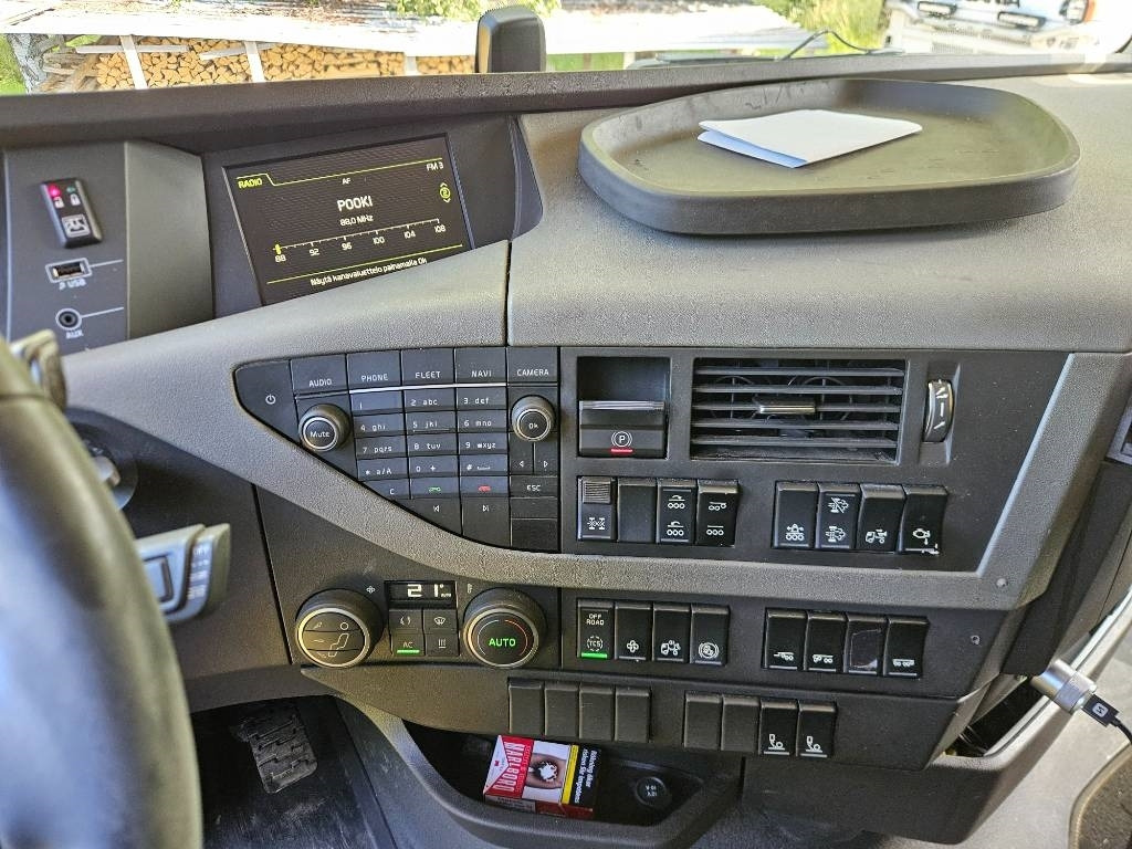 شاحنة قطع الأشجار Volvo FH 16 750 8x4 76tn yhdistelmä: صورة 11