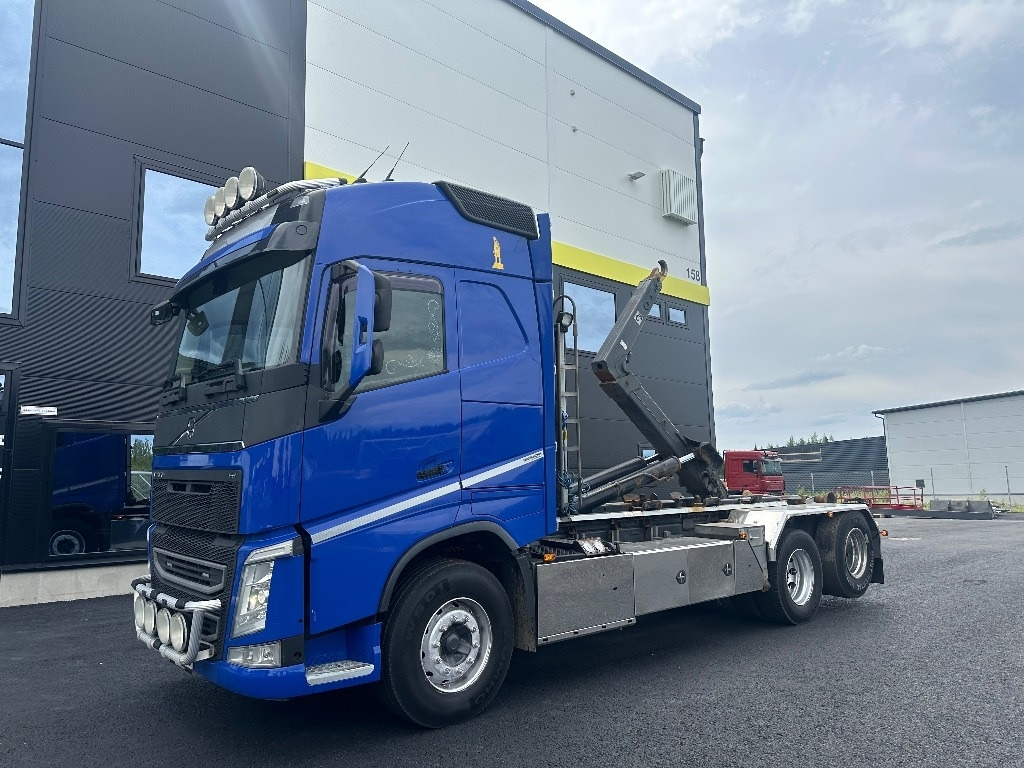 Volvo FH13 540 6x2 Manuaali - شاحنة ذات خطاف: صورة 1 Volvo FH13 540 6x2 Manuaali - شاحنة ذات خطاف: صورة 1