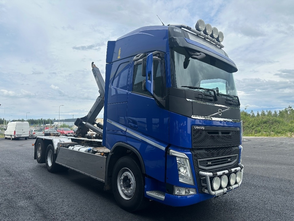 Volvo FH13 540 6x2 Manuaali - شاحنة ذات خطاف: صورة 2 Volvo FH13 540 6x2 Manuaali - شاحنة ذات خطاف: صورة 2