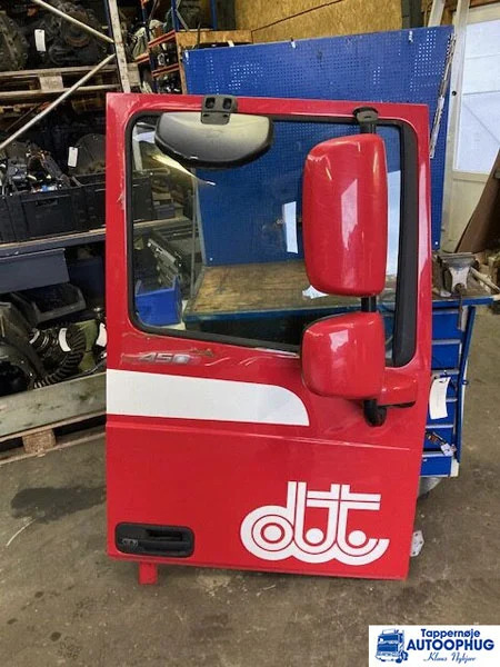 DAF RH door – DAF 1881863 - هيكل السيارة الخارجية - شاحنة: صورة 1 DAF RH door – DAF 1881863 - هيكل السيارة الخارجية - شاحنة: صورة 1