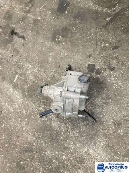 DAF Relay valave – DAF 1808338 - آليات: صورة 2 DAF Relay valave – DAF 1808338 - آليات: صورة 2