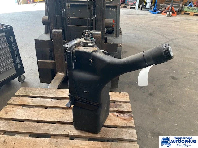 MAN Adblue – Urea tank MAN 81.15400-6185 - آليات: صورة 1 MAN Adblue – Urea tank MAN 81.15400-6185 - آليات: صورة 1