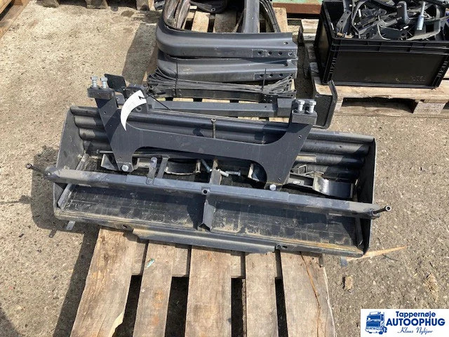 Scania Battery box – Scania 2016256 - هيكل السيارة الخارجية - شاحنة: صورة 1 Scania Battery box – Scania 2016256 - هيكل السيارة الخارجية - شاحنة: صورة 1