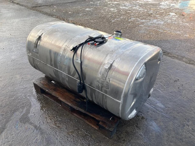 Scania Diesel tank – Scania 2714200 - خزان الوقود - شاحنة: صورة 3 Scania Diesel tank – Scania 2714200 - خزان الوقود - شاحنة: صورة 3
