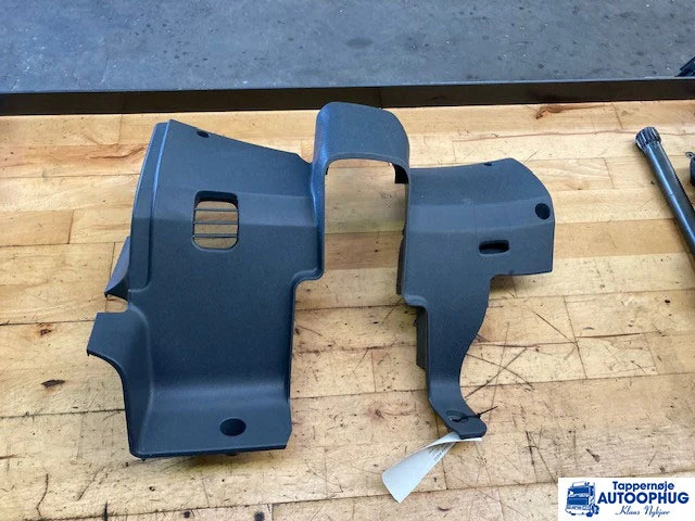 Scania Instrument cover – Scania 1764037 - الكابينة والداخلية - شاحنة: صورة 1 Scania Instrument cover – Scania 1764037 - الكابينة والداخلية - شاحنة: صورة 1