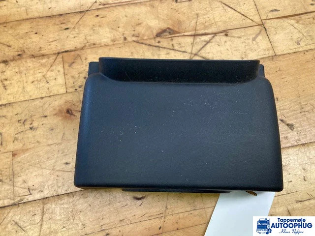 Scania Steering column cover – Scania 1549227 - الكابينة والداخلية - شاحنة: صورة 1 Scania Steering column cover – Scania 1549227 - الكابينة والداخلية - شاحنة: صورة 1