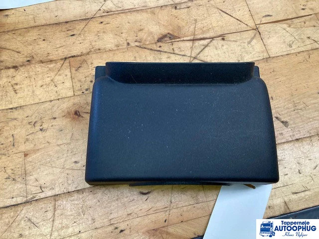 Scania Steering column cover – Scania 1549227 - الكابينة والداخلية - شاحنة: صورة 2 Scania Steering column cover – Scania 1549227 - الكابينة والداخلية - شاحنة: صورة 2