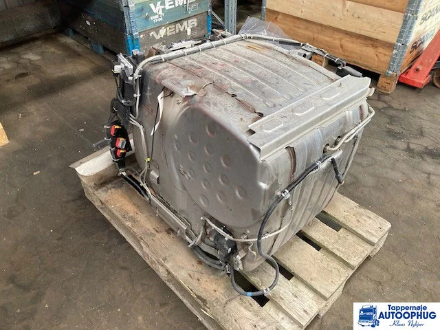 Scania silencer – Scania 2724106 - كاتم الصوت/الخمارات - شاحنة: صورة 1 Scania silencer – Scania 2724106 - كاتم الصوت/الخمارات - شاحنة: صورة 1