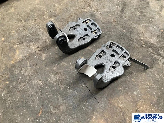 Scania torque rod bracket – Scania 2386357 - المحور و قطع الغيار - شاحنة: صورة 1 Scania torque rod bracket – Scania 2386357 - المحور و قطع الغيار - شاحنة: صورة 1