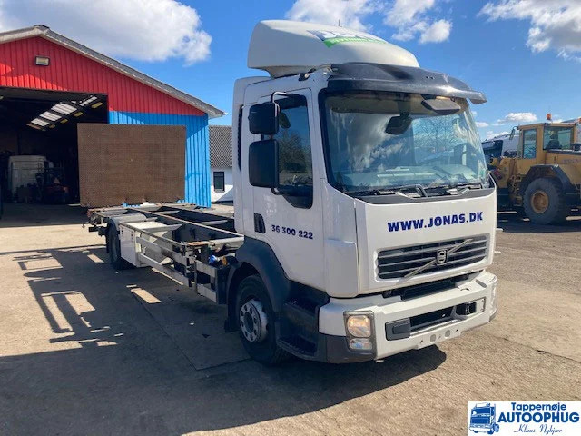 Volvo FL240 euro5 - شاحنات مسطحة: صورة 2 Volvo FL240 euro5 - شاحنات مسطحة: صورة 2