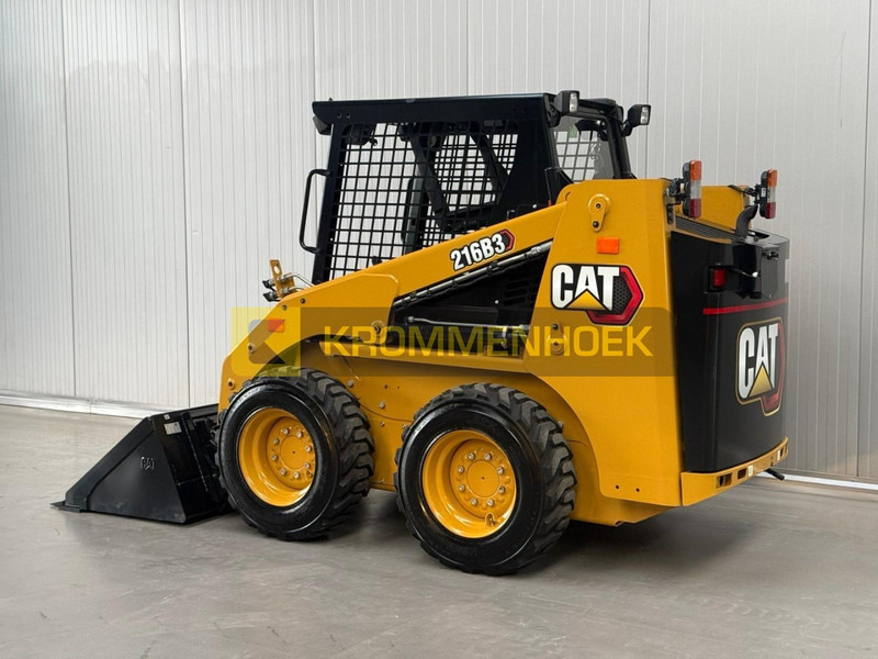 Caterpillar 216 B3 - شيول صغير: صورة 3 Caterpillar 216 B3 - شيول صغير: صورة 3