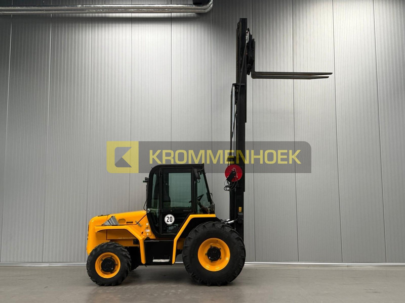 رافعة شوكية للأرض الوعرة JCB 940: صورة 8