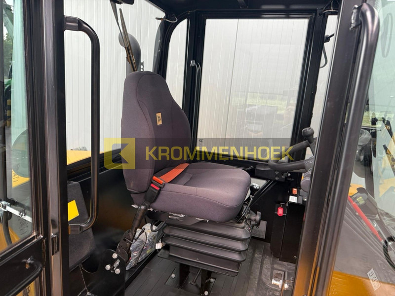 رافعة شوكية للأرض الوعرة JCB 940: صورة 11