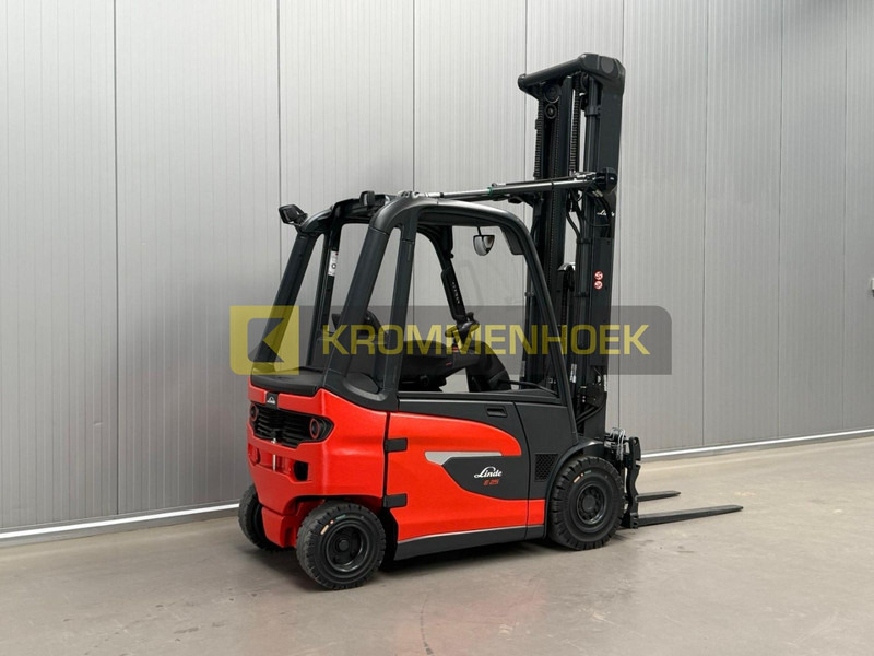 Linde E 25 Triplex 7410 mm - رافعة شوكية كهربائية: صورة 4 Linde E 25 Triplex 7410 mm - رافعة شوكية كهربائية: صورة 4