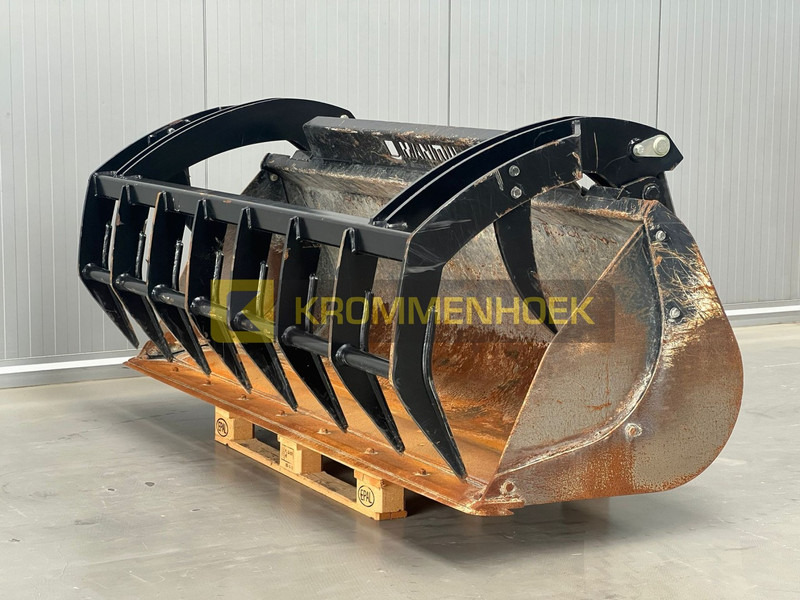 Manitou BG 2450 / 1400 Pelicaanbak - بكت - تركس: صورة 1 Manitou BG 2450 / 1400 Pelicaanbak - بكت - تركس: صورة 1