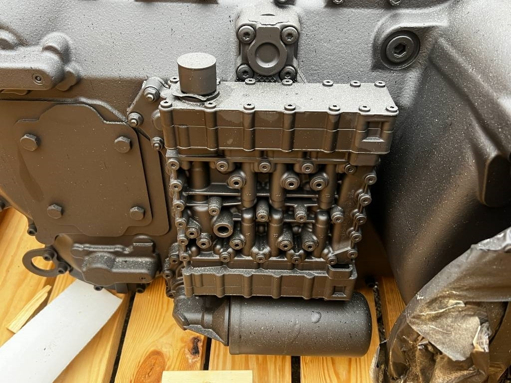 جديدة نظام الهيدروليك - الآلات الزراعية CNH Powershift - CNH / ZF - 4WG190 ZF: صورة 6