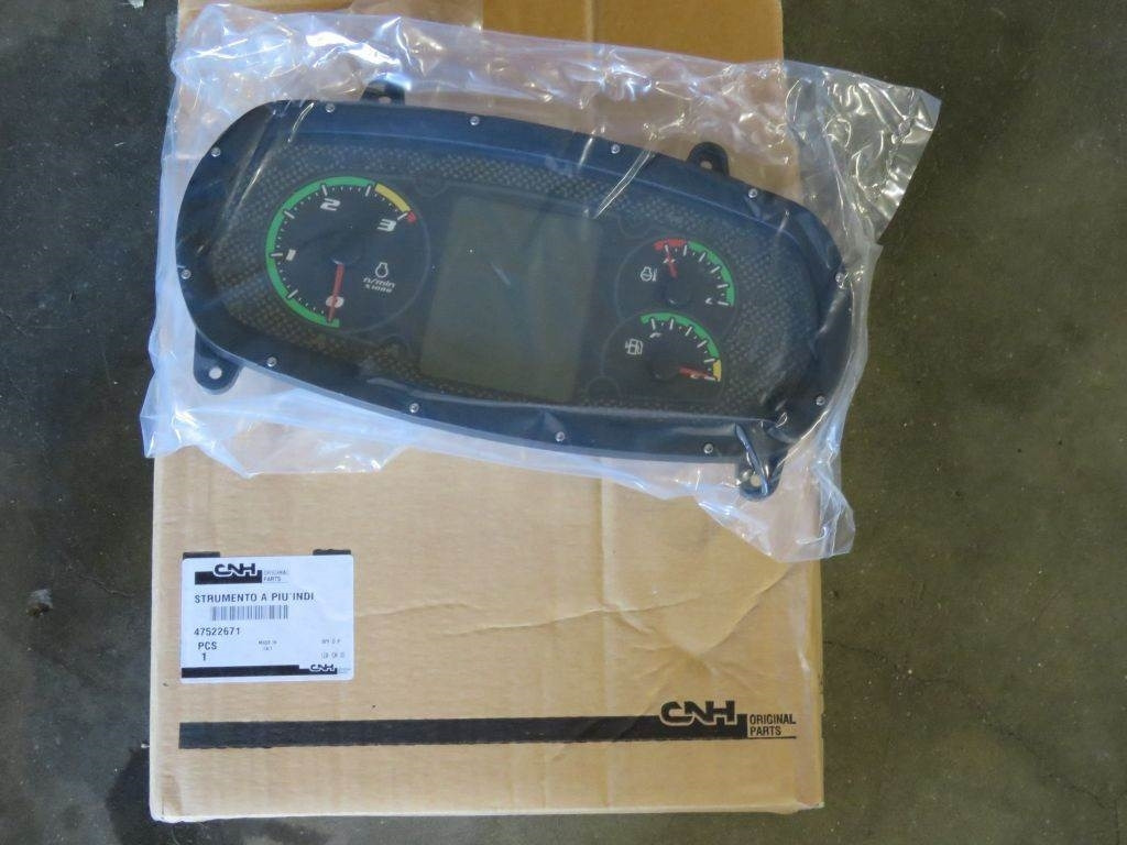 Case FARMALL 85C 95C 105C 115C - لوحة القيادة - الآلات الزراعية: صورة 1 Case FARMALL 85C 95C 105C 115C - لوحة القيادة - الآلات الزراعية: صورة 1