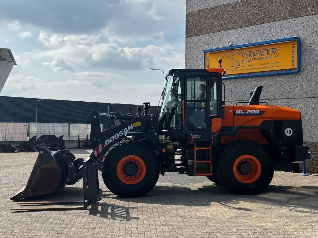 Doosan DEVELON / DOOSAN DL200-7, central lubrication, 202 - شيول صغير: صورة 3 Doosan DEVELON / DOOSAN DL200-7, central lubrication, 202 - شيول صغير: صورة 3