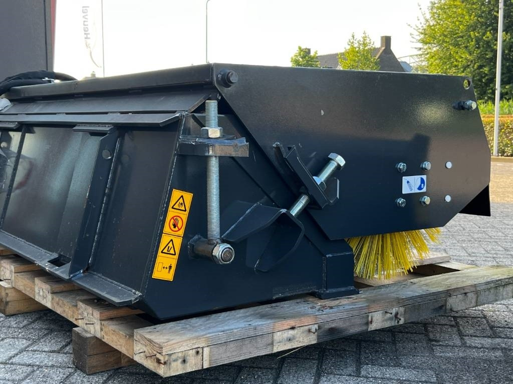 حفار زحاف Gehl R135 / Mantitou 1350R, 2022, 115 hours!: صورة 42