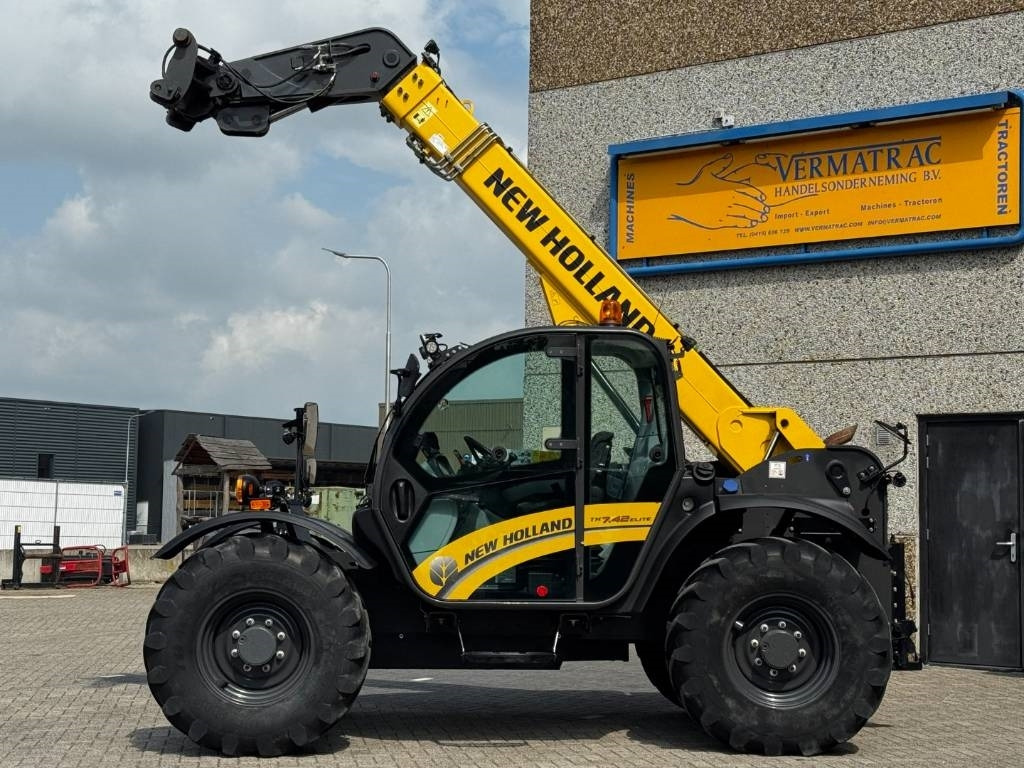 New Holland TH7.42, airco, 1951 hours! - رافعة تلسكوبية: صورة 2 New Holland TH7.42, airco, 1951 hours! - رافعة تلسكوبية: صورة 2