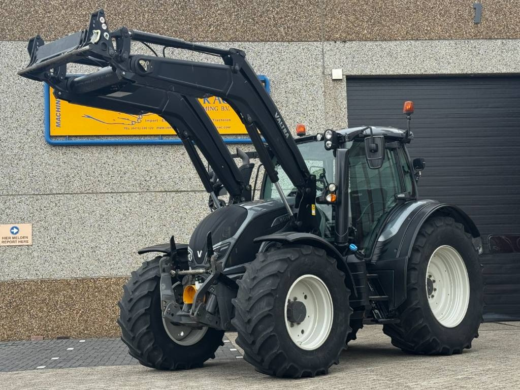 Valtra N174D, Frontlinkage + PTO, Frontloader, 3846 hours - جرار: صورة 1 Valtra N174D, Frontlinkage + PTO, Frontloader, 3846 hours - جرار: صورة 1