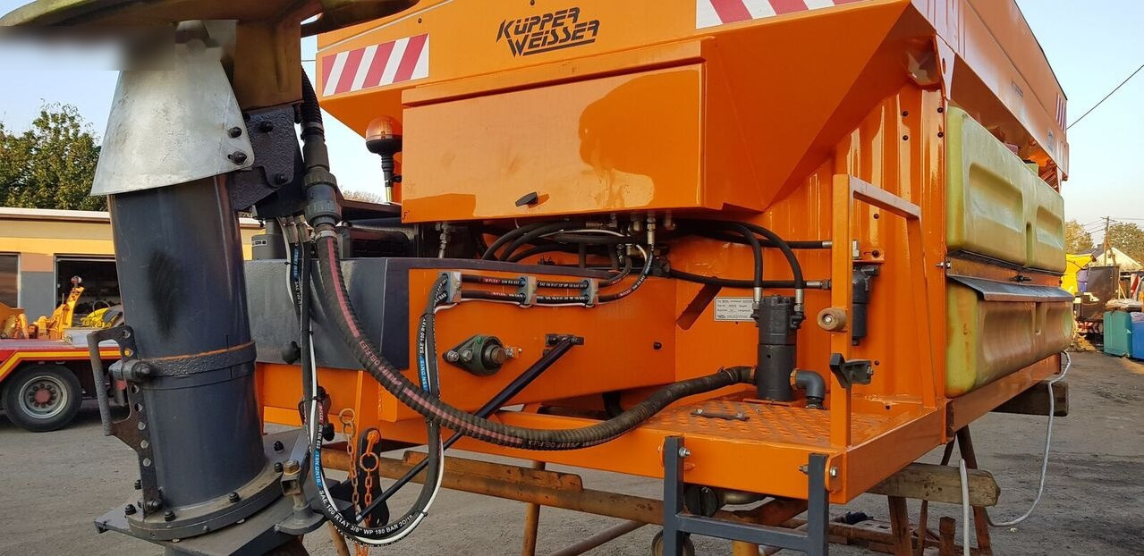 Schmidt KUPPER WEISSER 7m3 - مفرشة الرمل/ الملح - آلية المنفعة/ مركبة خاصة: صورة 3 Schmidt KUPPER WEISSER 7m3 - مفرشة الرمل/ الملح - آلية المنفعة/ مركبة خاصة: صورة 3