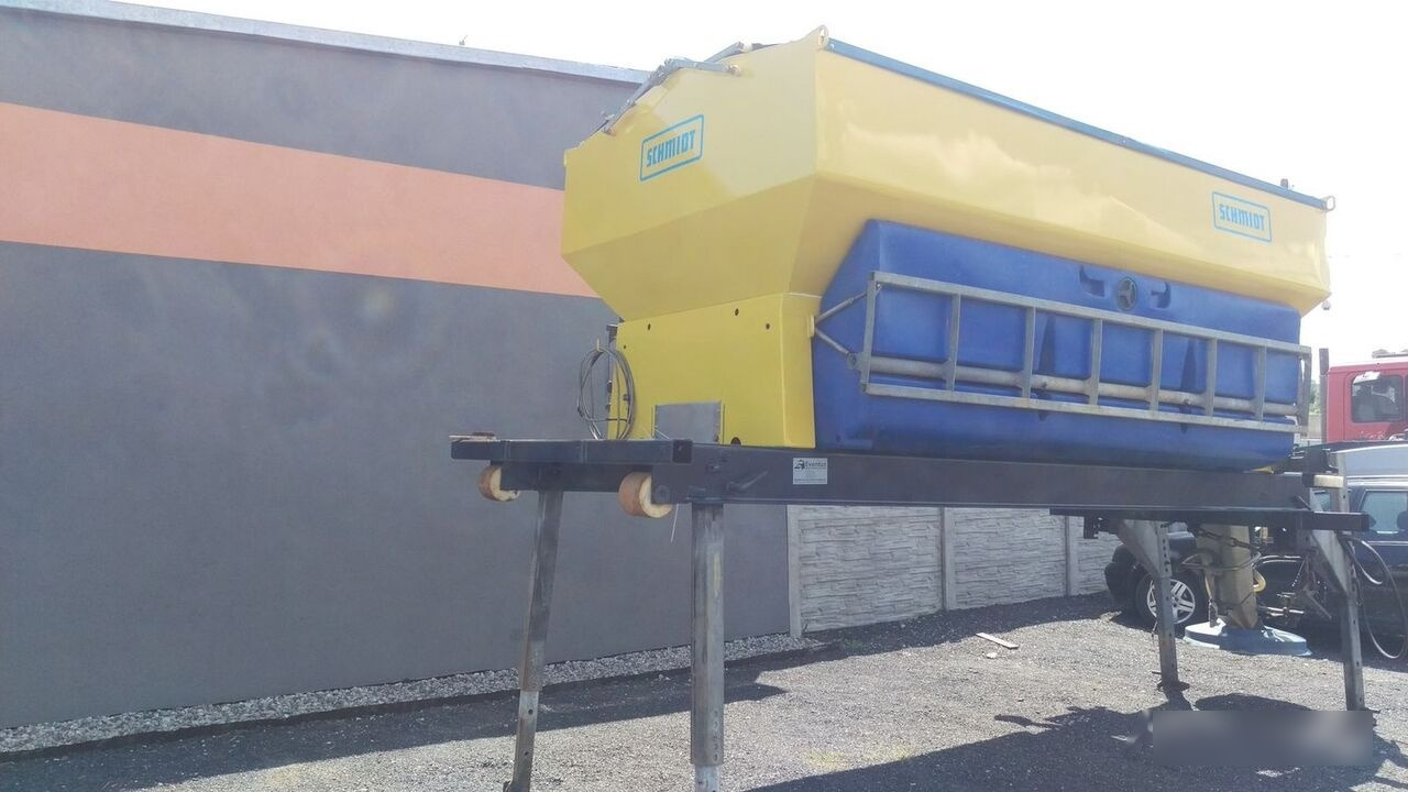 Schmidt STRATOS - مفرشة الرمل/ الملح - آلية المنفعة/ مركبة خاصة: صورة 4 Schmidt STRATOS - مفرشة الرمل/ الملح - آلية المنفعة/ مركبة خاصة: صورة 4