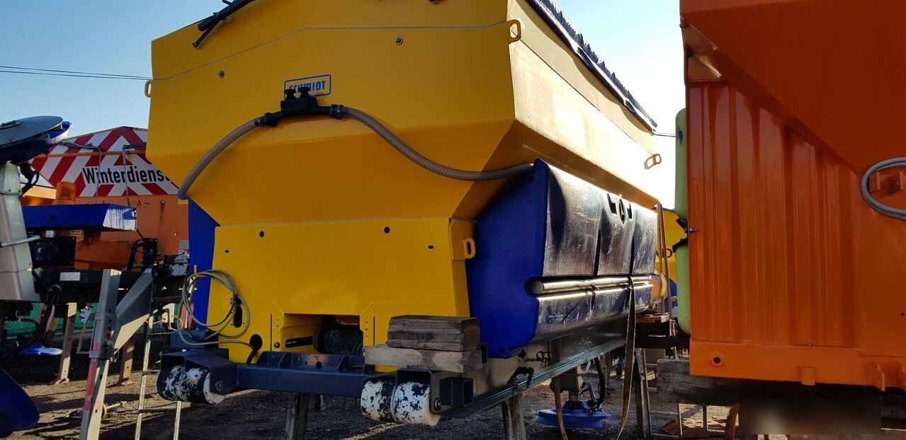 Schmidt STRATOS - مفرشة الرمل/ الملح - آلية المنفعة/ مركبة خاصة: صورة 5 Schmidt STRATOS - مفرشة الرمل/ الملح - آلية المنفعة/ مركبة خاصة: صورة 5