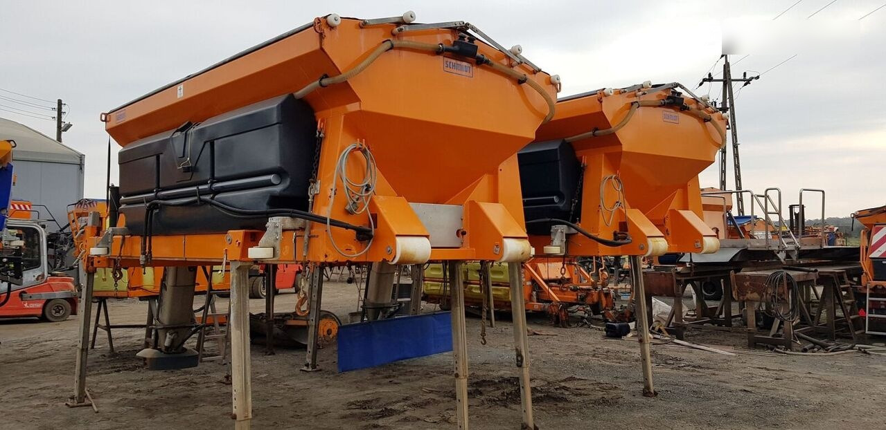 Schmidt Solarko piaskarka SCHMIDT STRATOS 5m3 20 - مفرشة الرمل/ الملح - آلية المنفعة/ مركبة خاصة: صورة 1 Schmidt Solarko piaskarka SCHMIDT STRATOS 5m3 20 - مفرشة الرمل/ الملح - آلية المنفعة/ مركبة خاصة: صورة 1