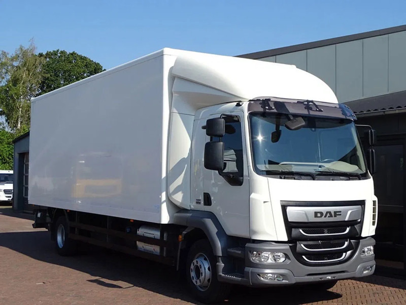 DAF LF 260 16 TON SLEEPER BOX 720X250X244 LBW 1.5 T - شاحنة مقفلة: صورة 1 DAF LF 260 16 TON SLEEPER BOX 720X250X244 LBW 1.5 T - شاحنة مقفلة: صورة 1