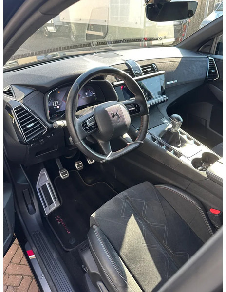 DS Ds 7 Crossback DS PERFORMANCE LINE, 71DKM, ALCANTARA, VIRTUAL COCKPIT, LMV - سيارة دفع رباعي: صورة 4 DS Ds 7 Crossback DS PERFORMANCE LINE, 71DKM, ALCANTARA, VIRTUAL COCKPIT, LMV - سيارة دفع رباعي: صورة 4