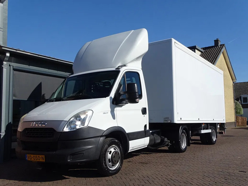 Iveco Daily 35C17 Podium oplegger 3800 KG LAADVERMOGEN LAADKLEP 1500 KG - وحدة جر: صورة 2 Iveco Daily 35C17 Podium oplegger 3800 KG LAADVERMOGEN LAADKLEP 1500 KG - وحدة جر: صورة 2