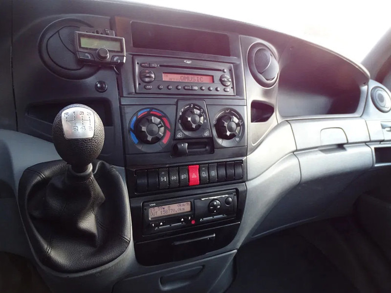 Iveco Daily 35C18 BE TREKKER 3 ZITS EURO 5 12 TON - وحدة جر: صورة 4 Iveco Daily 35C18 BE TREKKER 3 ZITS EURO 5 12 TON - وحدة جر: صورة 4