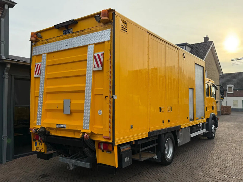 MAN TGM 15.250 E6 DC FUELSTATION ATLAS COPCO WaterTank - شاحنة مقفلة: صورة 4 MAN TGM 15.250 E6 DC FUELSTATION ATLAS COPCO WaterTank - شاحنة مقفلة: صورة 4