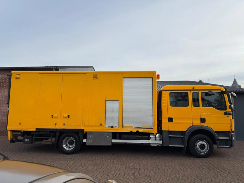 MAN TGM 15.250 E6 DC FUELSTATION ATLAS COPCO WaterTank - شاحنة مقفلة: صورة 2 MAN TGM 15.250 E6 DC FUELSTATION ATLAS COPCO WaterTank - شاحنة مقفلة: صورة 2