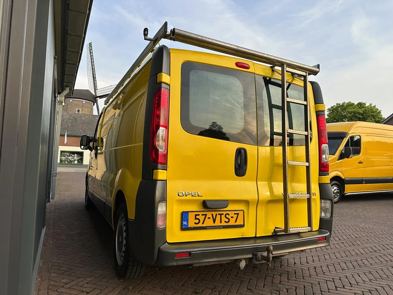 Opel Vivaro 2.0CDTI 84KW 2.9 TON L2H1 3ZITS AIRCO IMPERIAL - فان المدمجة: صورة 3 Opel Vivaro 2.0CDTI 84KW 2.9 TON L2H1 3ZITS AIRCO IMPERIAL - فان المدمجة: صورة 3