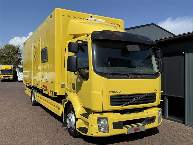 Volvo FL 12.240 2x bed Stand Airco Douche wasbak Heater Without Box - شاحنة مقفلة: صورة 1 Volvo FL 12.240 2x bed Stand Airco Douche wasbak Heater Without Box - شاحنة مقفلة: صورة 1
