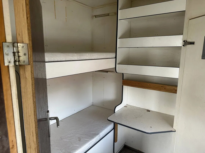 Volvo FL 12.240 BDF ST.AIRCO+ KACHEL, DOUCHE, 2X BED, WASBAK - شاحنة مقفلة: صورة 5 Volvo FL 12.240 BDF ST.AIRCO+ KACHEL, DOUCHE, 2X BED, WASBAK - شاحنة مقفلة: صورة 5