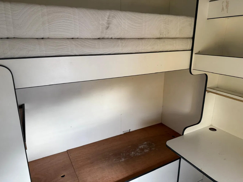 Volvo FL 12.240 STAND Airco 2x bed Douche Heater without box - شاحنة مقفلة: صورة 5 Volvo FL 12.240 STAND Airco 2x bed Douche Heater without box - شاحنة مقفلة: صورة 5