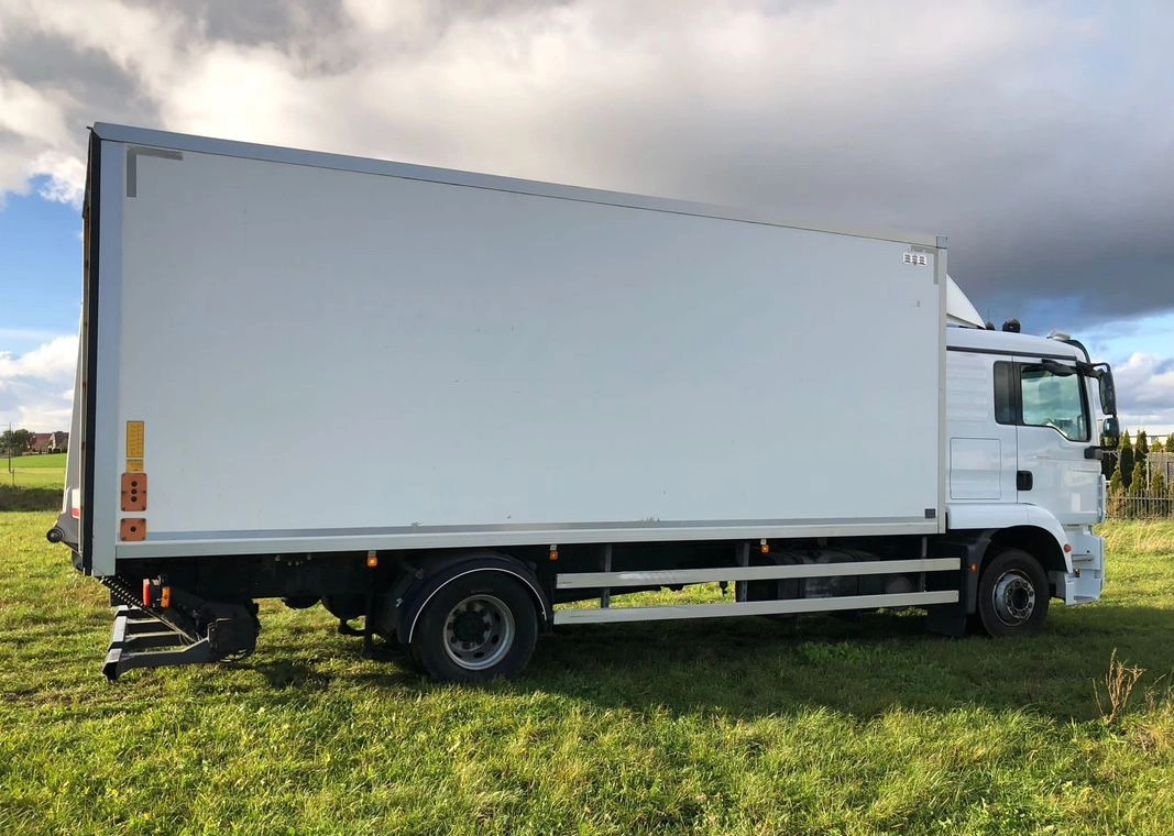 MAN 15.290 Winda Bok otwierany 18 Palet - شاحنة صندوق متساوي: صورة 3 MAN 15.290 Winda Bok otwierany 18 Palet - شاحنة صندوق متساوي: صورة 3