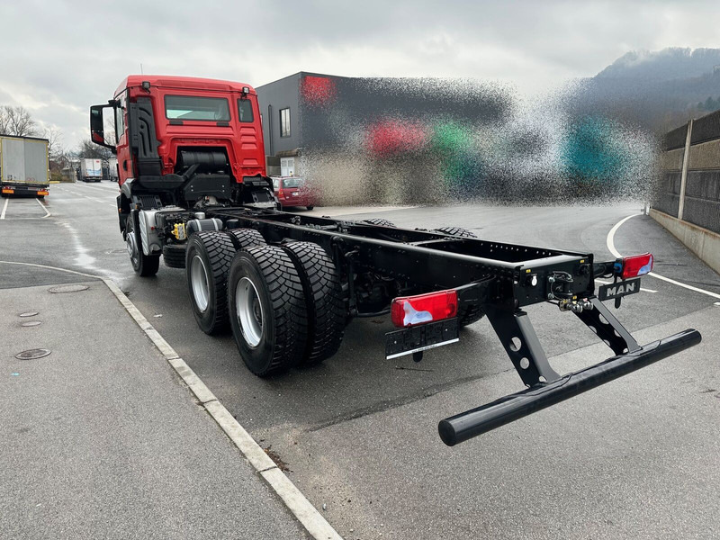 MAN TGS 33.400 6X4 BB CH - شاحنة هيكل كابينة: صورة 4 MAN TGS 33.400 6X4 BB CH - شاحنة هيكل كابينة: صورة 4