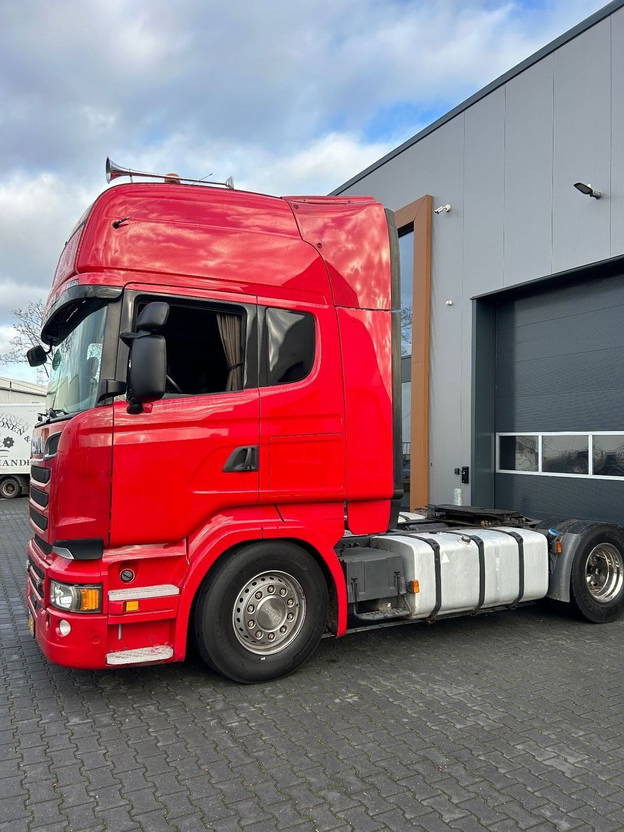 Scania R580 V8 R580 v8 Topline Retarder Full Airsuspension Double Glass - وحدة جر: صورة 1 Scania R580 V8 R580 v8 Topline Retarder Full Airsuspension Double Glass - وحدة جر: صورة 1
