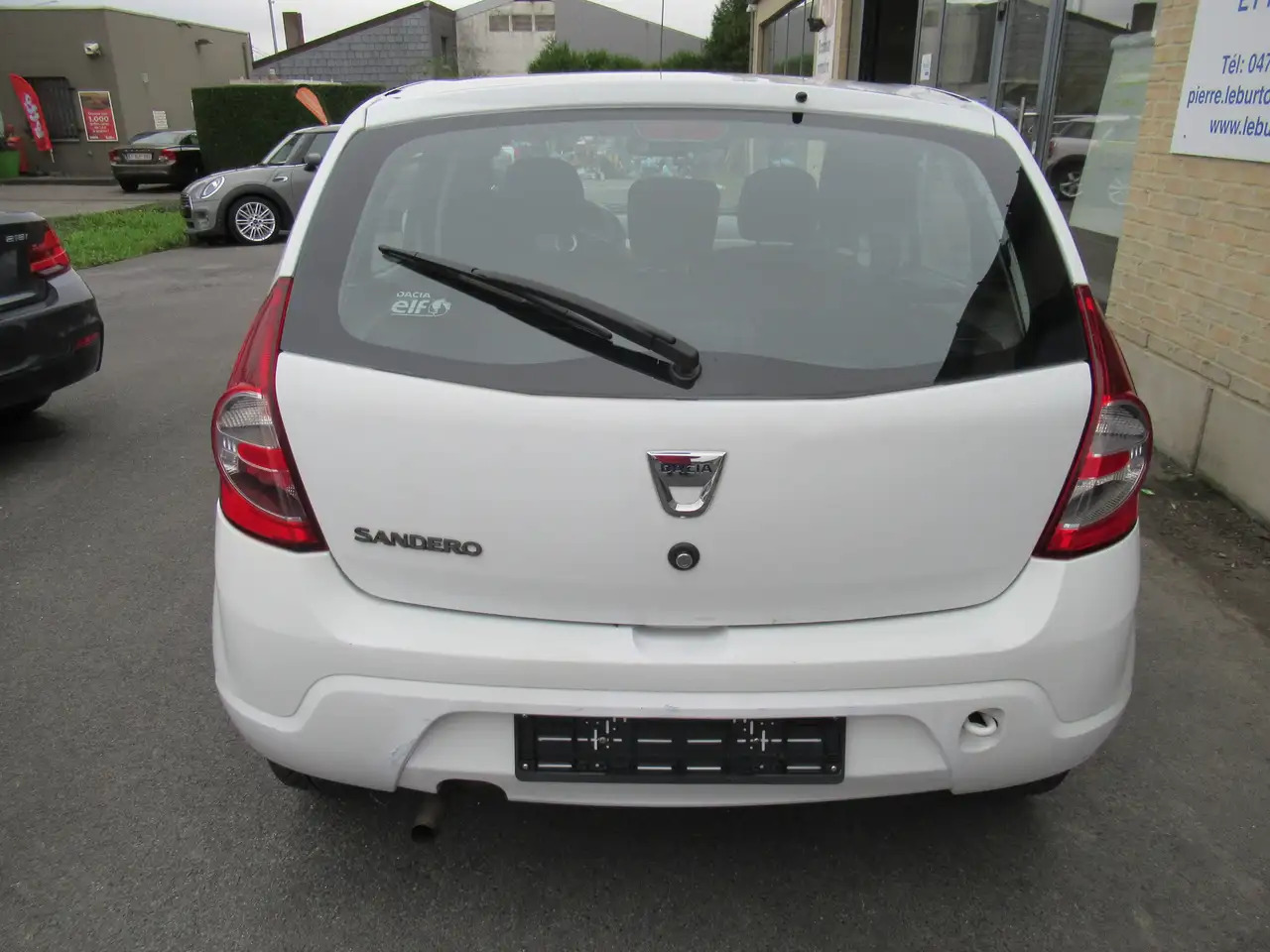 Dacia Sandero Sandero 1.2i Ambiance - سيارة: صورة 4 Dacia Sandero Sandero 1.2i Ambiance - سيارة: صورة 4