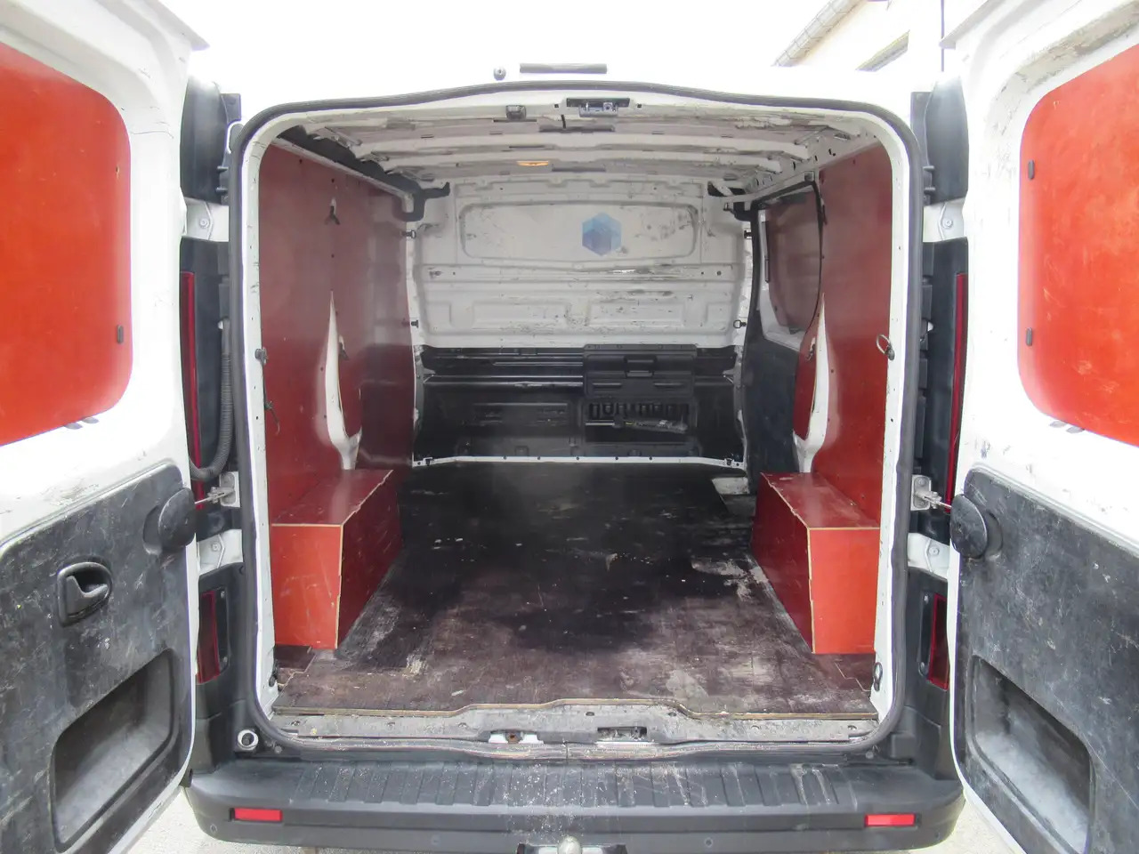 Renault Trafic CLIM AIRCO NAVI 11400€+TVA/BTW - آليات: صورة 5 Renault Trafic CLIM AIRCO NAVI 11400€+TVA/BTW - آليات: صورة 5