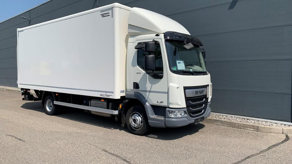 DAF LF 210 Koffer 7,49 to Klima Luftfederung LBW - شاحنة مغلقة الصندوق: صورة 1 DAF LF 210 Koffer 7,49 to Klima Luftfederung LBW - شاحنة مغلقة الصندوق: صورة 1