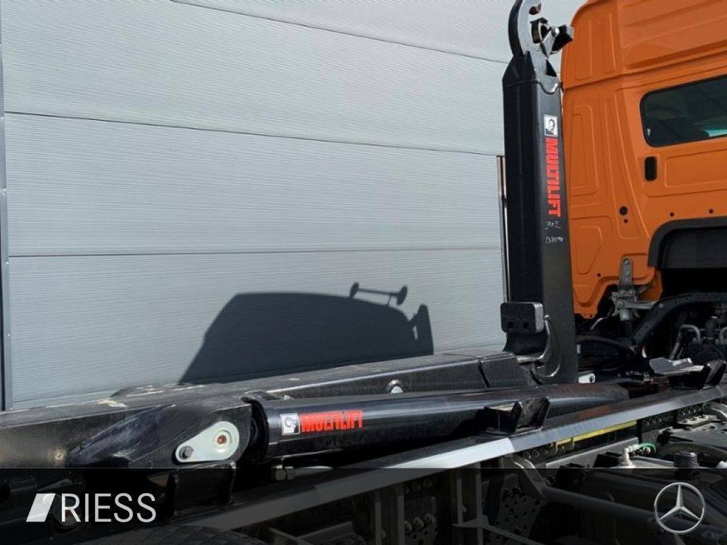 Mercedes-Benz 2551 L Abrollkipper mit HAD, gelenkter liftbarer - شاحنة: صورة 5 Mercedes-Benz 2551 L Abrollkipper mit HAD, gelenkter liftbarer - شاحنة: صورة 5
