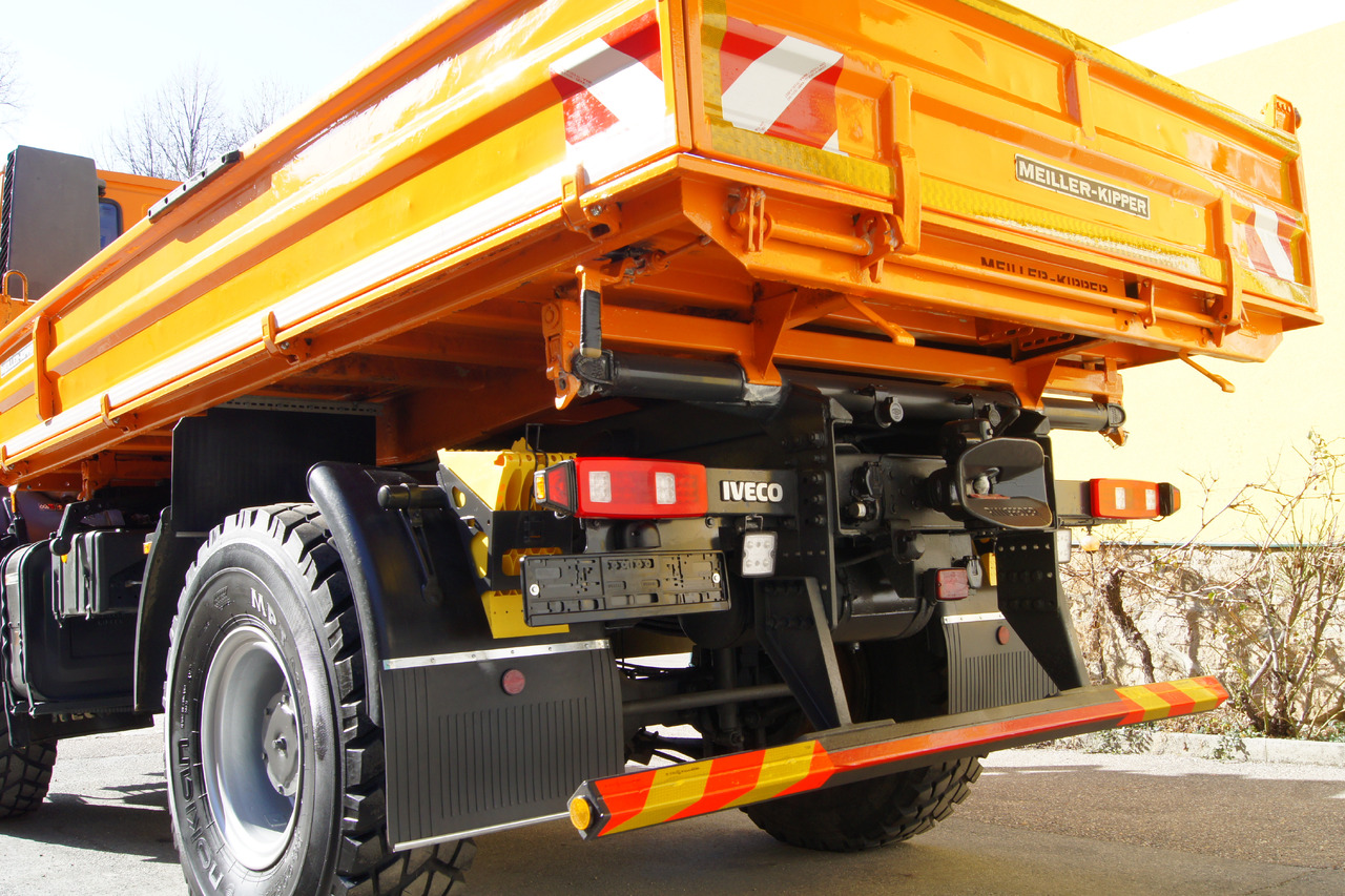 IVECO EUROCARGO 140E28 4x4/TÜV/singlebereift/Winterdienst/Euro 5 - شاحنة قلاب: صورة 4 IVECO EUROCARGO 140E28 4x4/TÜV/singlebereift/Winterdienst/Euro 5 - شاحنة قلاب: صورة 4