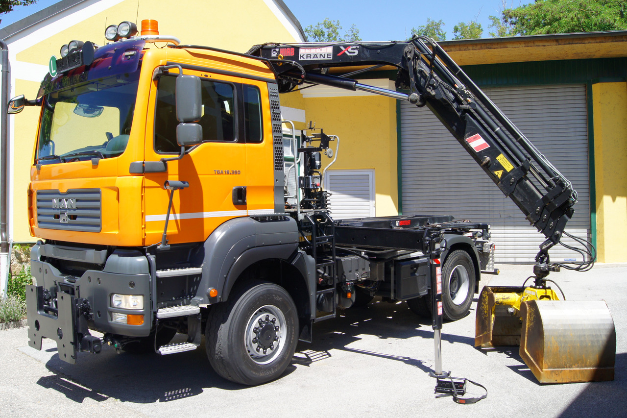 MAN TGA 18.360 BL 4x4/Euro 4/TÜV/HIAB 111/MULTILIFT/Winterdienst - شاحنة ذات خطاف, شاحنة كرين: صورة 2 MAN TGA 18.360 BL 4x4/Euro 4/TÜV/HIAB 111/MULTILIFT/Winterdienst - شاحنة ذات خطاف, شاحنة كرين: صورة 2