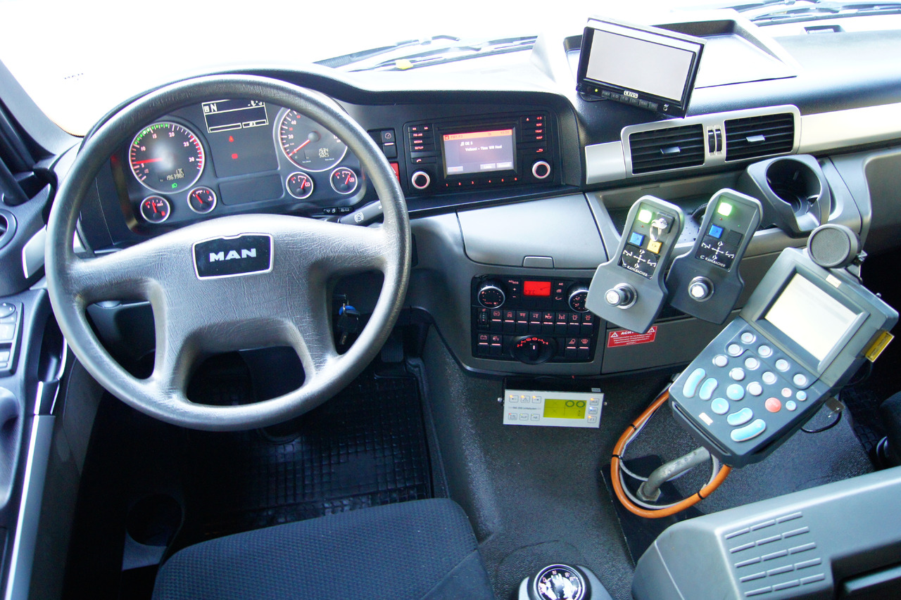 شاحنة قلاب MAN TGS 28.400 6x4-4 BL /Winterdienst/Streuer/Schneepflug: صورة 11 شاحنة قلاب MAN TGS 28.400 6x4-4 BL /Winterdienst/Streuer/Schneepflug: صورة 11